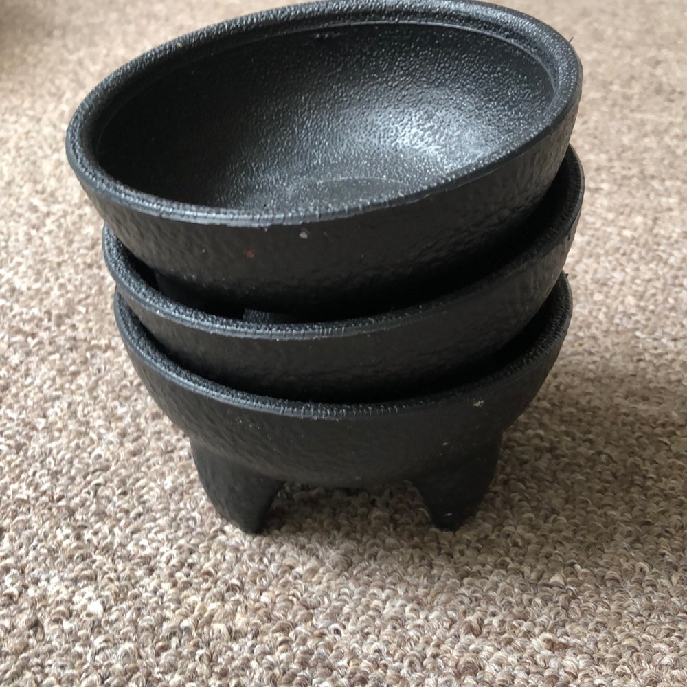 Three plastic Molcajetes  / Mortar Bowls